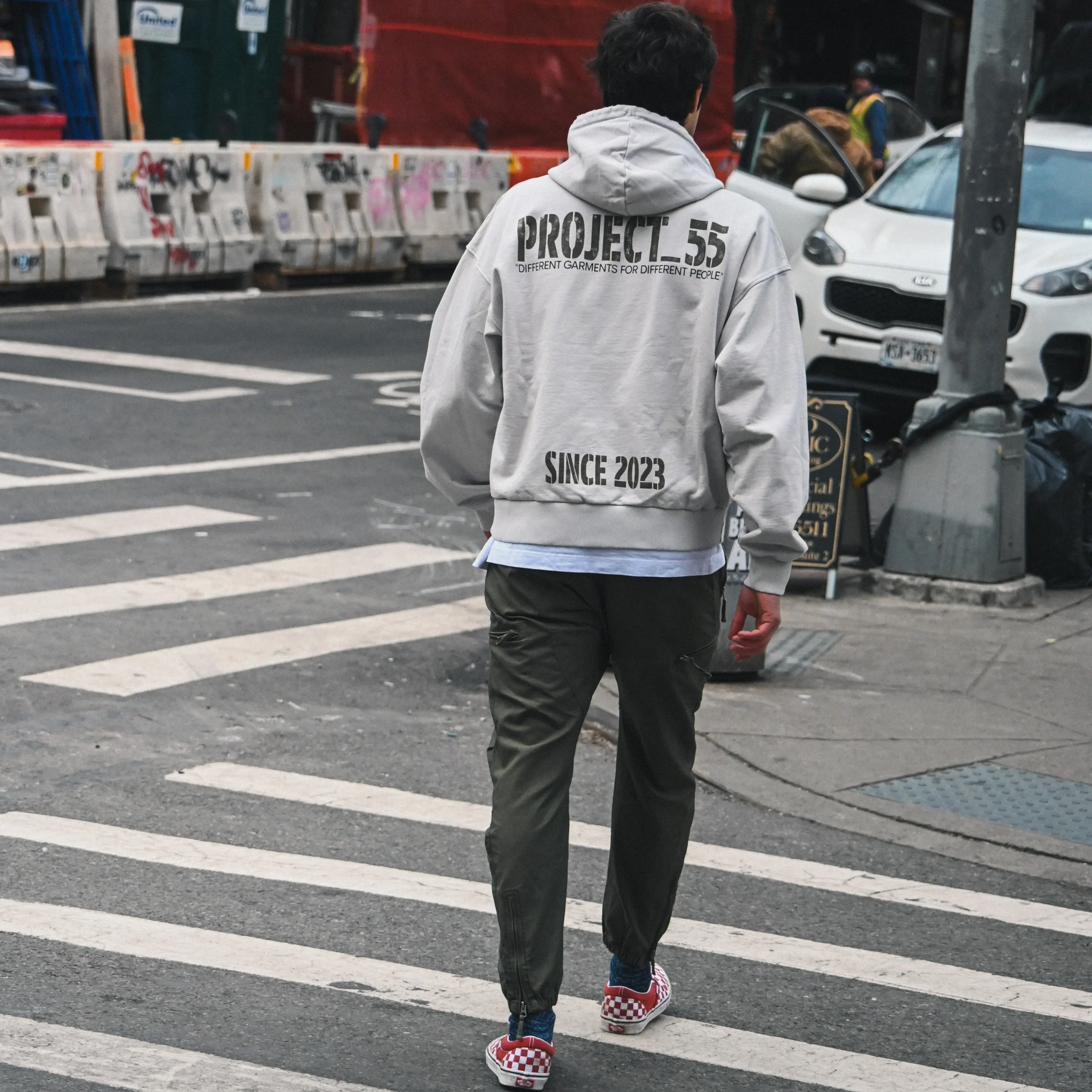 55 HOODIE: imagen 4